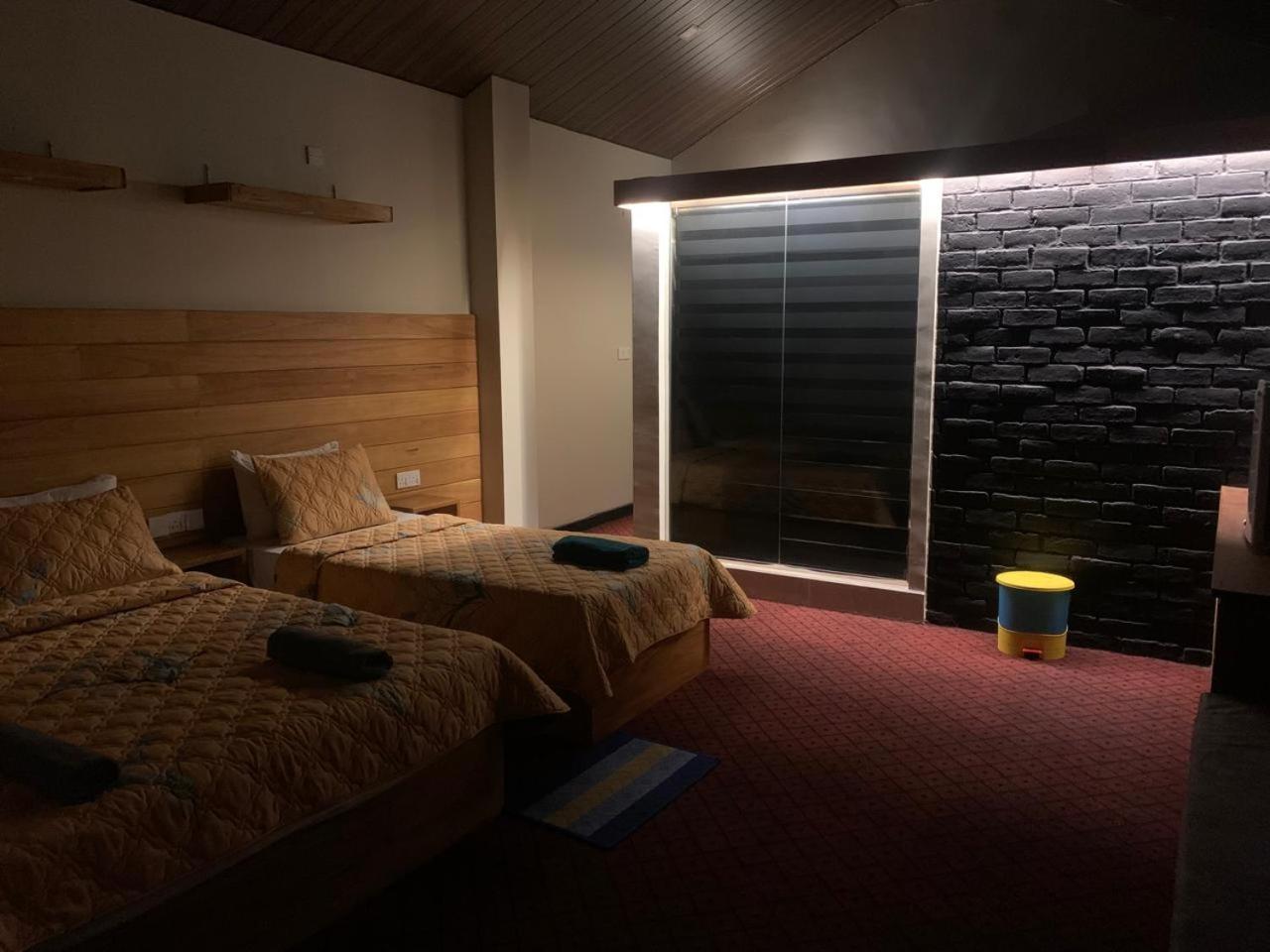 Pub Ceylon Hostel Элла Экстерьер фото